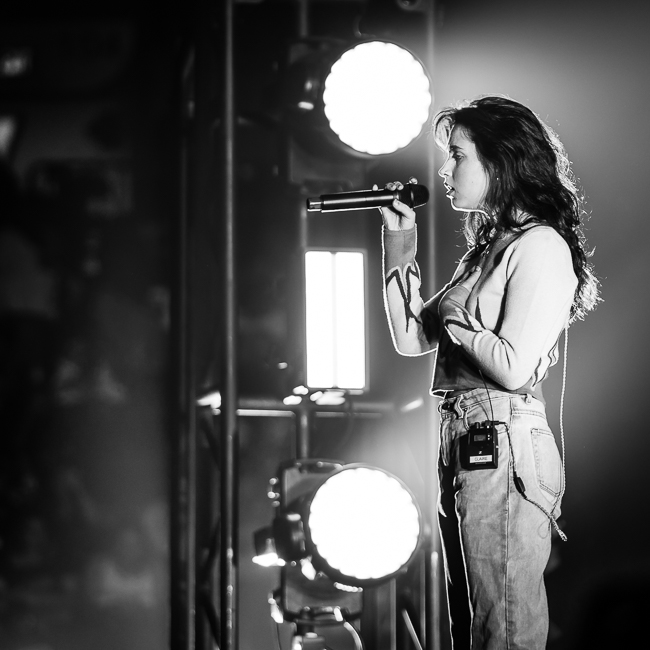 Clairo, Moda Center, photo by Miguel Padilla