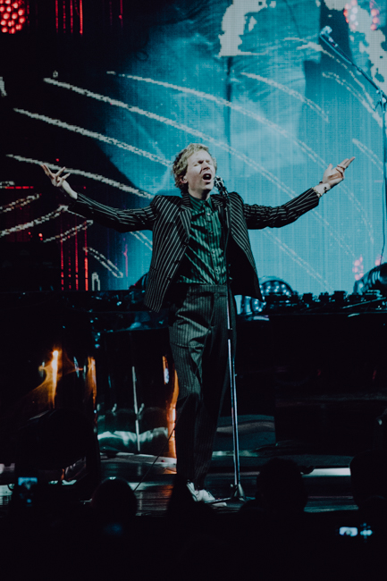 Beck, Sunlight Supply Amphitheater, photo by Sydnie Kobza
