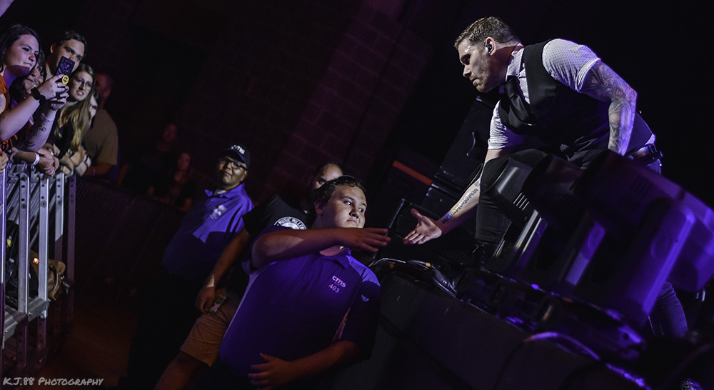 Shinedown, Sunlight Supply Amphitheater, photo by Kevin Pettigrew