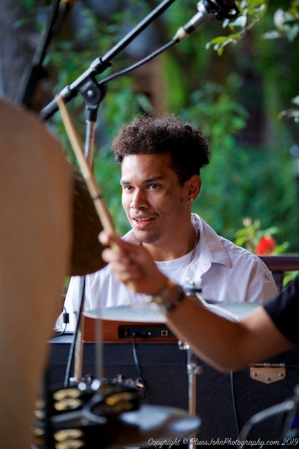 Hailey Niswanger, Lan Su Chinese Garden, photo by John Alcala