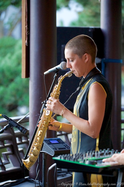Hailey Niswanger, Lan Su Chinese Garden, photo by John Alcala
