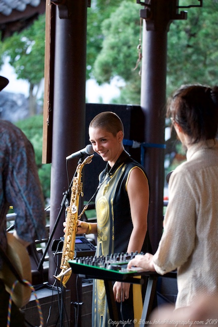 Hailey Niswanger, Lan Su Chinese Garden, photo by John Alcala