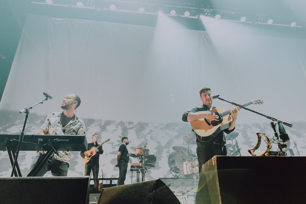 Mumford & Sons, Moda Center, photo by Sydnie Kobza