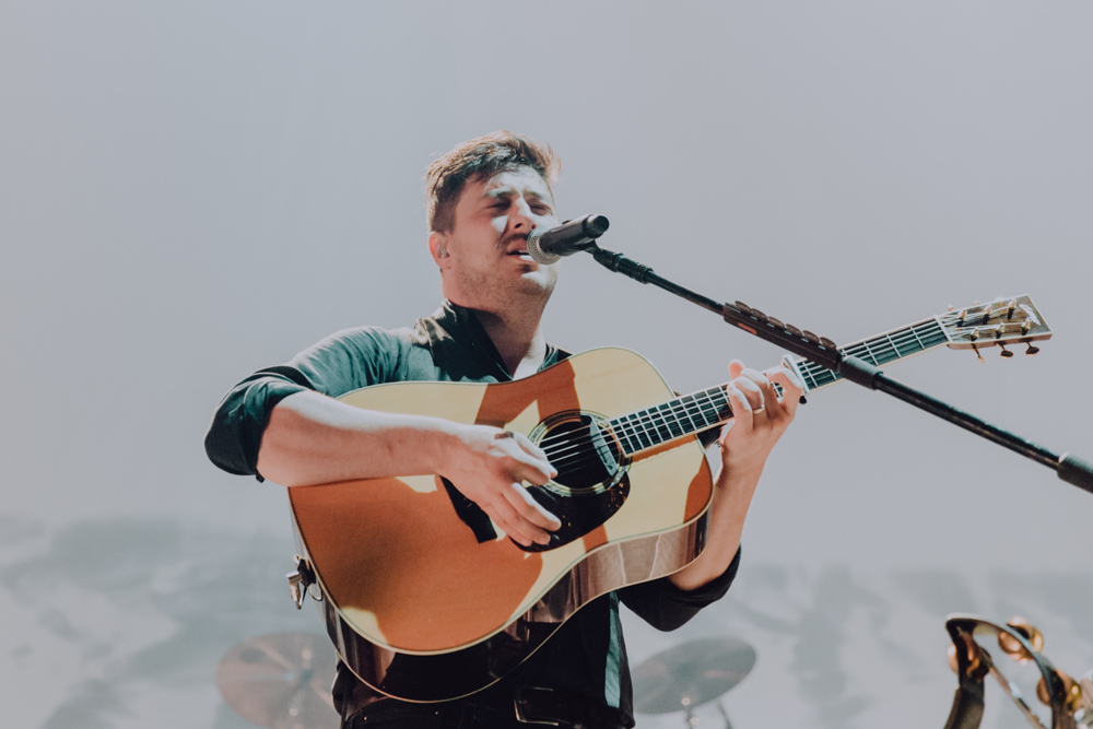 Mumford & Sons, Moda Center, photo by Sydnie Kobza