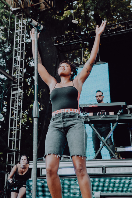 Fitz and the Tantrums, Edgefield Amphitheater, photo by Sydnie Kobza