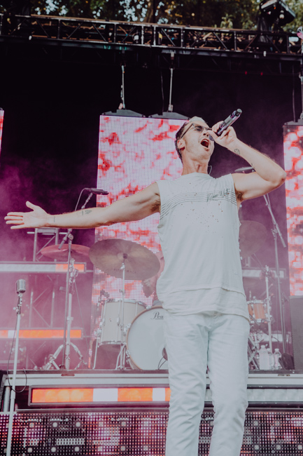 Fitz and the Tantrums, Edgefield Amphitheater, photo by Sydnie Kobza