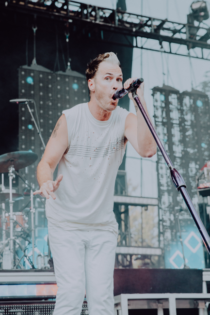 Fitz and the Tantrums, Edgefield Amphitheater, photo by Sydnie Kobza