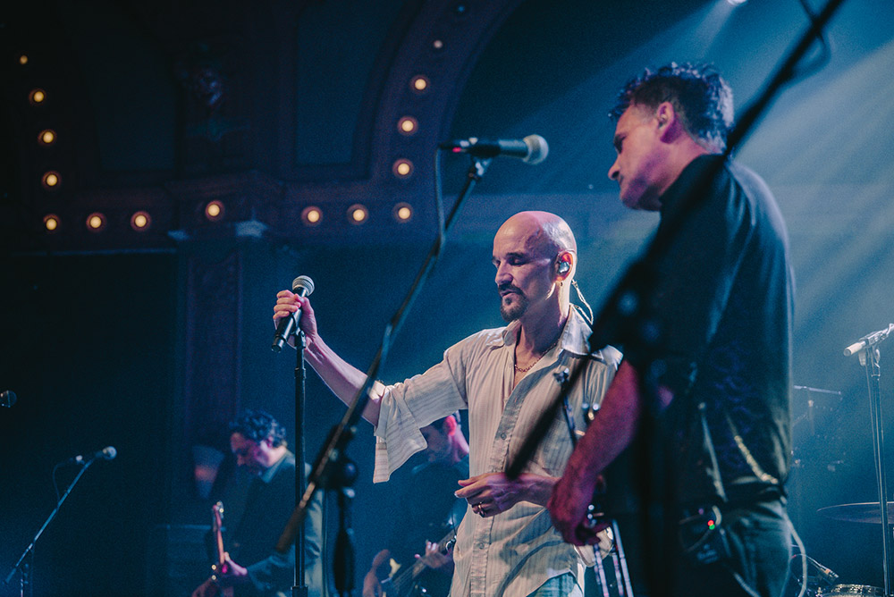 James, Crystal Ballroom, photo by Ignacio Quintana