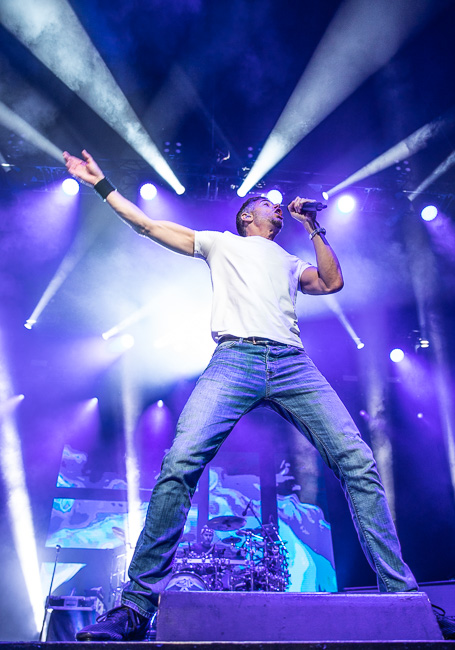 311, Veterans Memorial Coliseum, photo by Sal Barragan