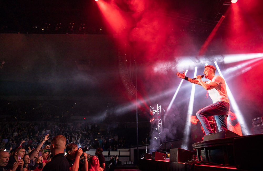 311, Veterans Memorial Coliseum, photo by Sal Barragan