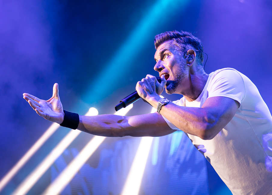 311, Veterans Memorial Coliseum, photo by Sal Barragan