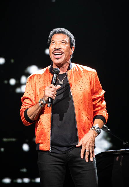 Lionel Richie, Moda Center, photo by Sal Barragan