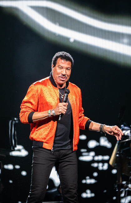 Lionel Richie, Moda Center, photo by Sal Barragan