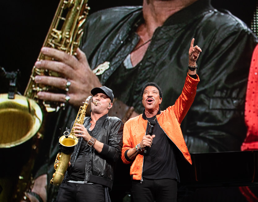 Lionel Richie, Moda Center, photo by Sal Barragan