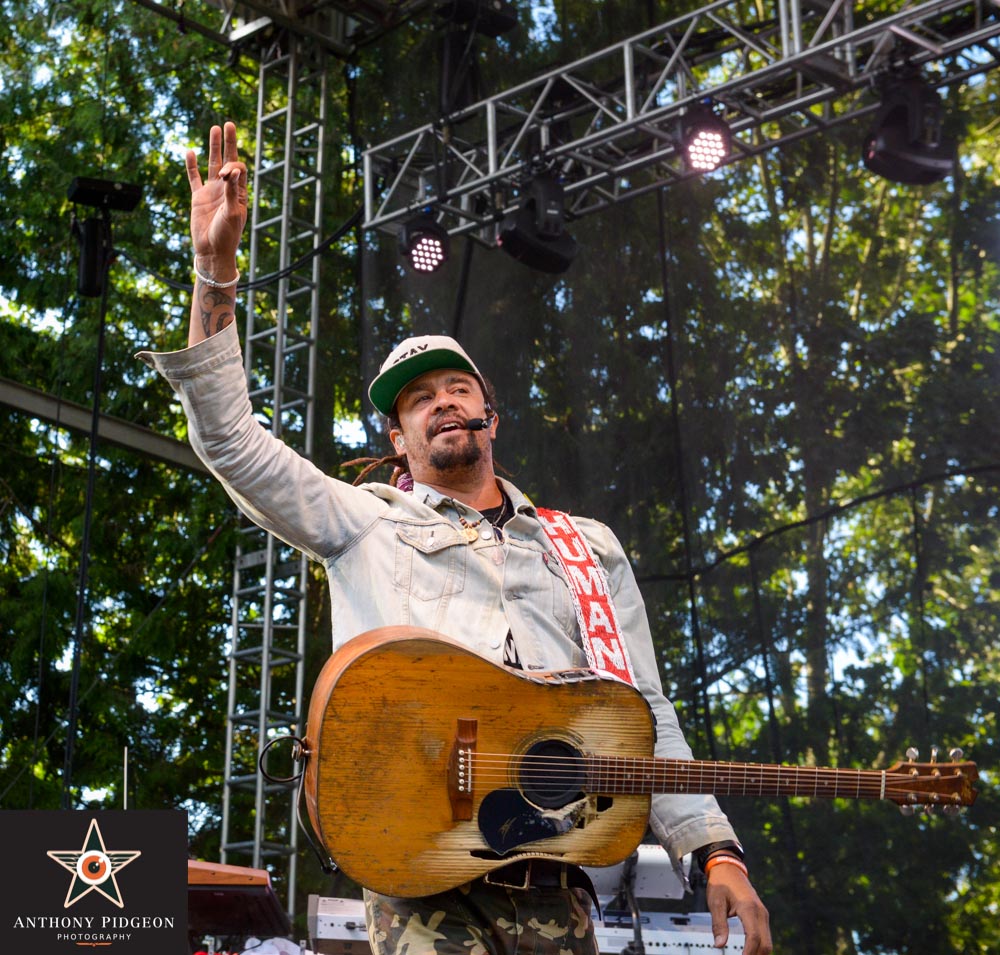 Michael Franti, Edgefield Amphitheater, photo by Anthony Pidgeon