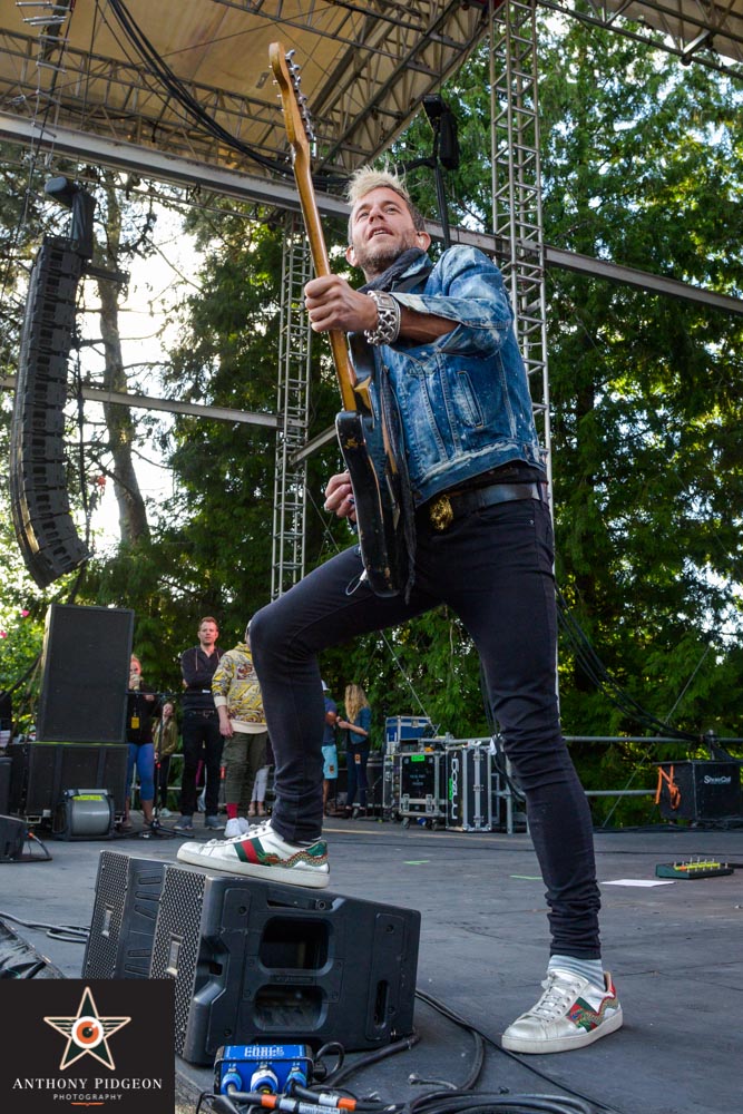Michael Franti, Edgefield Amphitheater, photo by Anthony Pidgeon