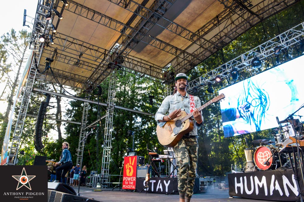 Michael Franti, Edgefield Amphitheater, photo by Anthony Pidgeon
