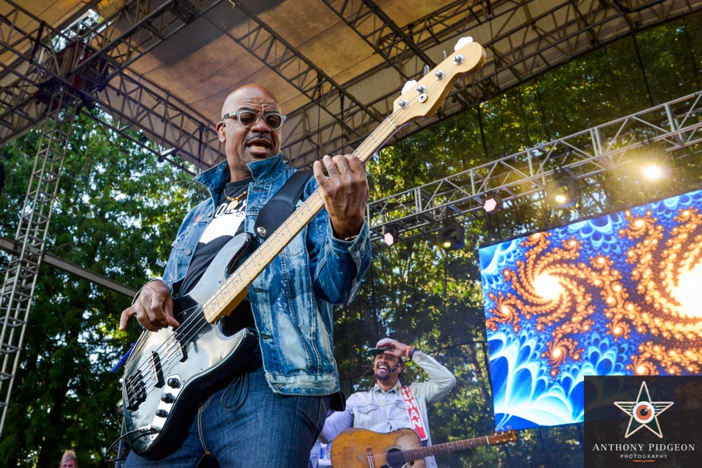 Michael Franti, Edgefield Amphitheater, photo by Anthony Pidgeon