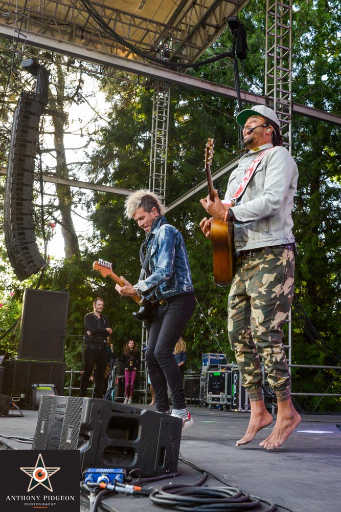Michael Franti, Edgefield Amphitheater, photo by Anthony Pidgeon