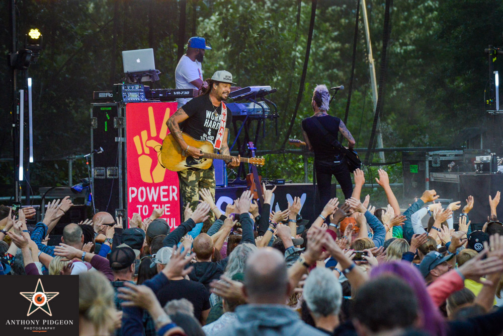 Michael Franti, Edgefield Amphitheater, photo by Anthony Pidgeon