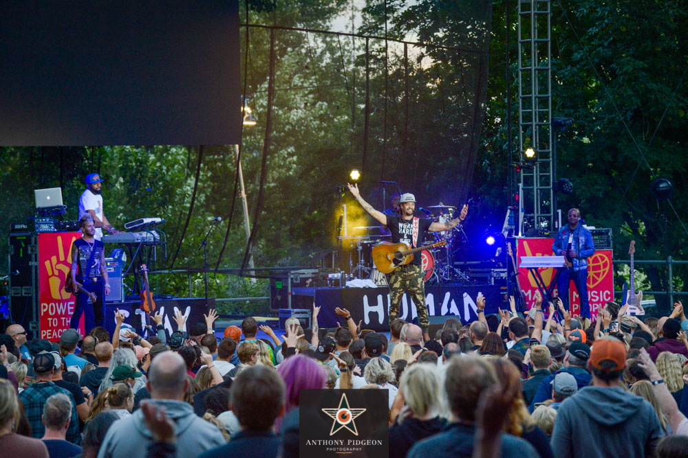Michael Franti, Edgefield Amphitheater, photo by Anthony Pidgeon