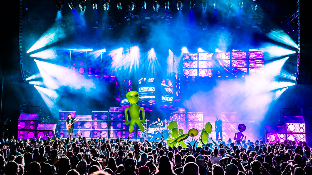 Blink-182, Sunlight Supply Amphitheater, photo by Miguel Padilla