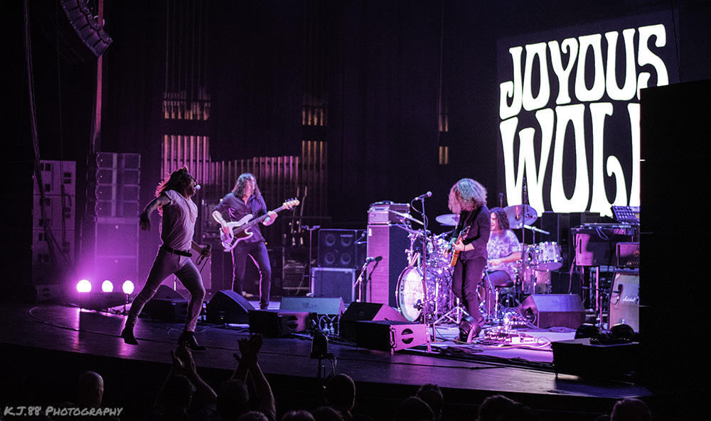 Joyous Wolf, Keller Auditorium, photo by Kevin Pettigrew