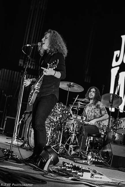 Joyous Wolf, Keller Auditorium, photo by Kevin Pettigrew