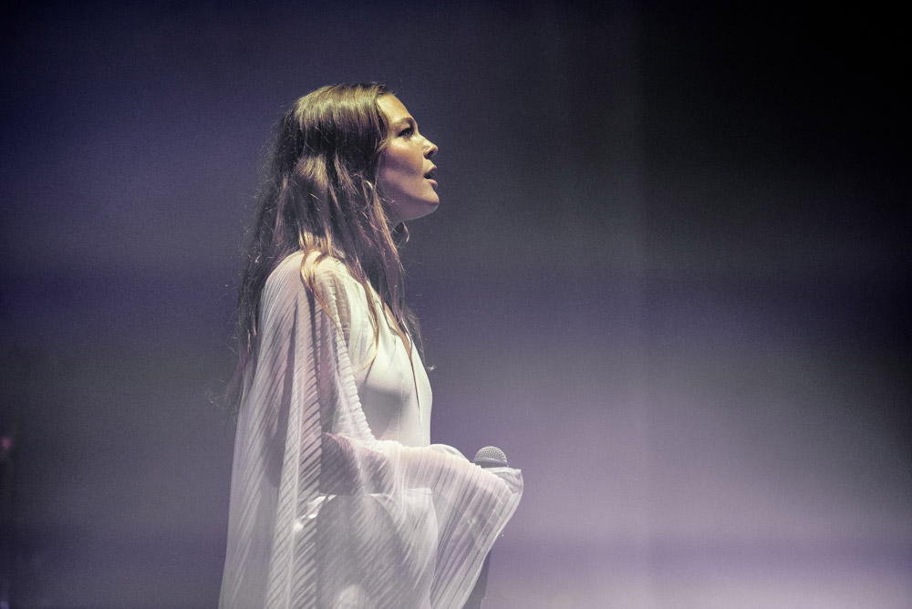 Maggie Rogers, Keller Auditorium, photo by Ignacio Quintana