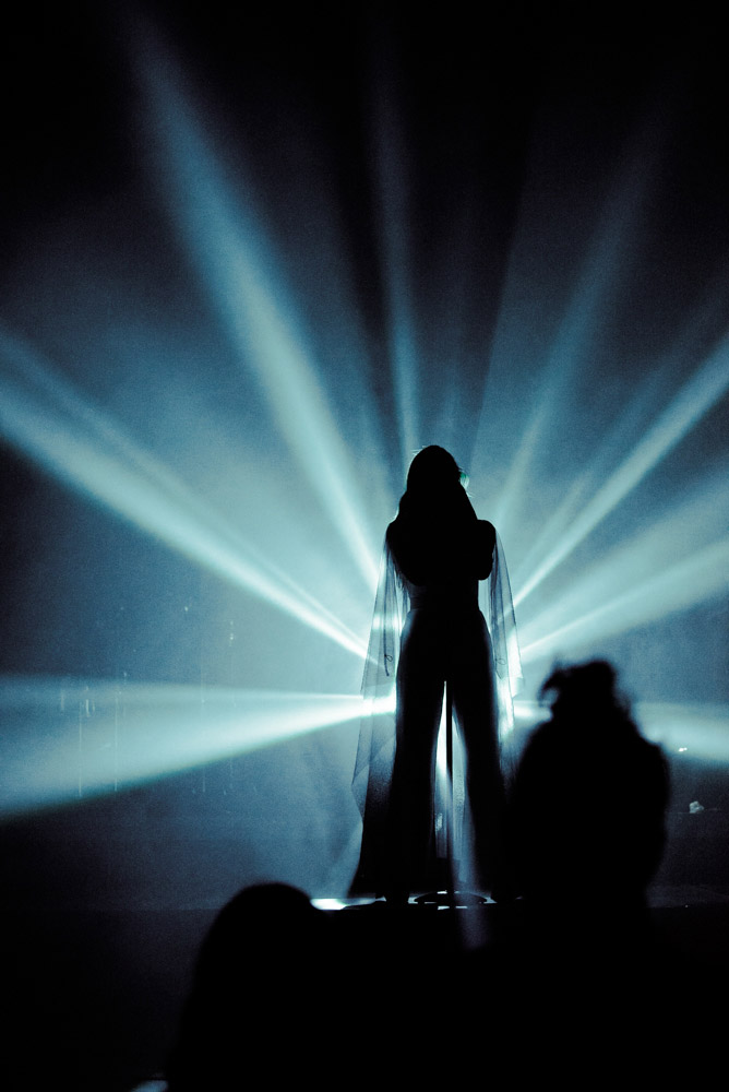 Maggie Rogers, Keller Auditorium, photo by Ignacio Quintana