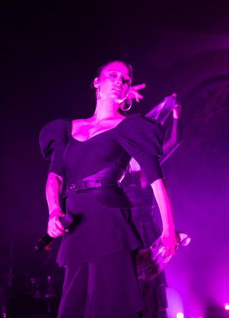 Banks, Crystal Ballroom, photo by Sal Barragan