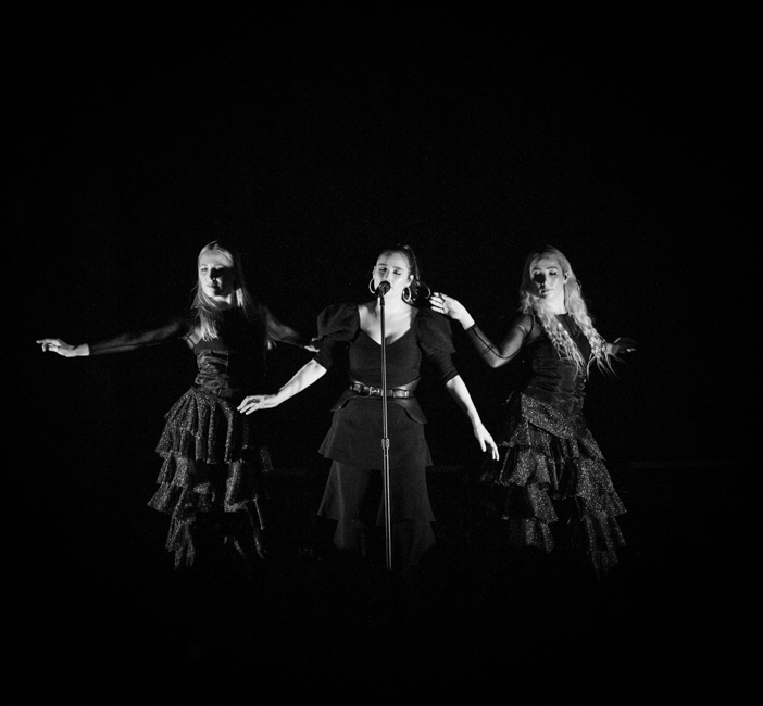 Banks, Crystal Ballroom, photo by Sal Barragan
