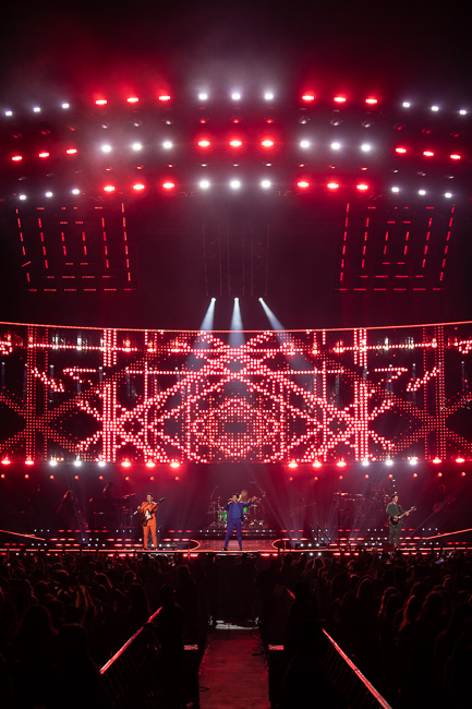 Jonas Brothers, Tacoma Dome, photo by Sal Barragan