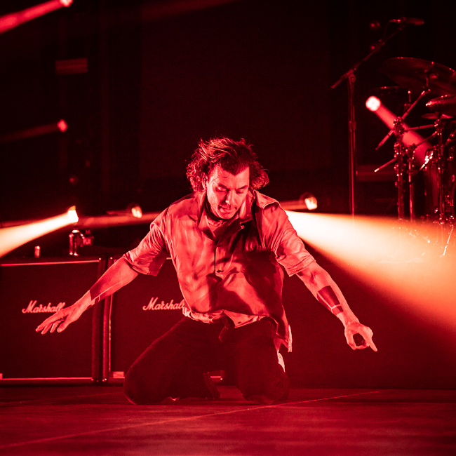 Bush, Veterans Memorial Coliseum, photo by Sal Barragan