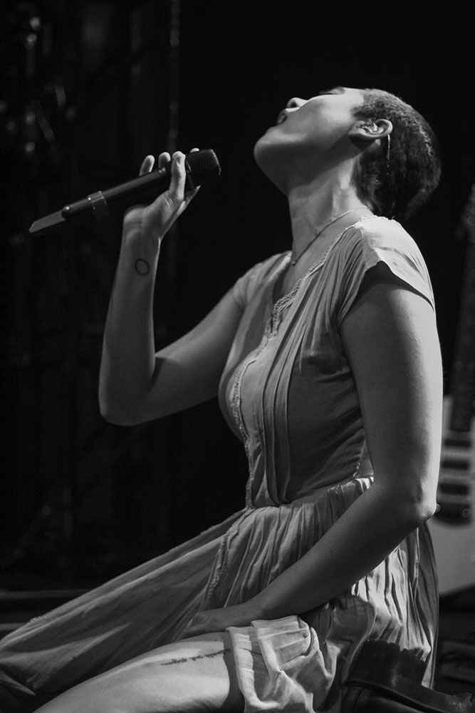 Miya Folick, Crystal Ballroom, photo by Emma Davis