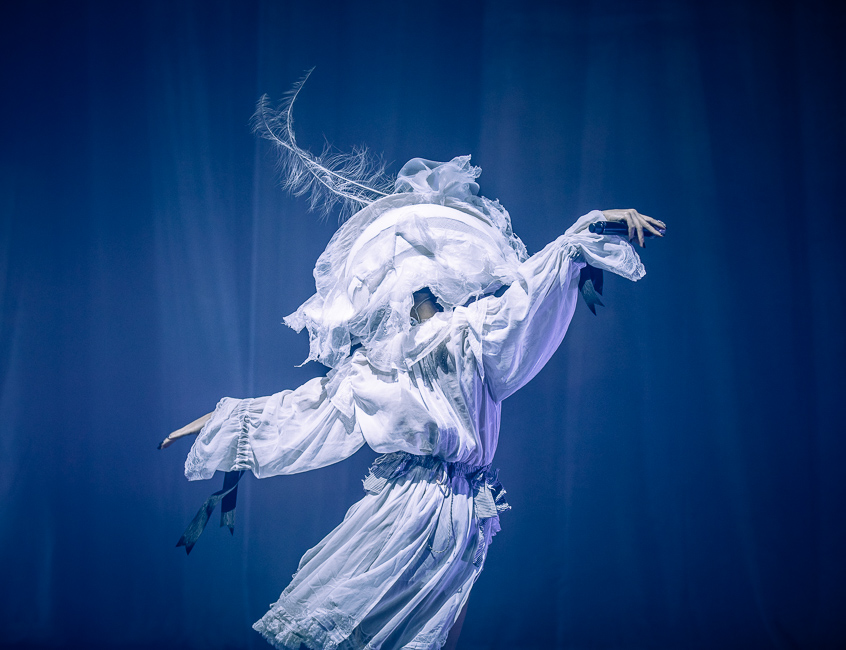 FKA Twigs, Moore Theatre, photo by Sal Barragan