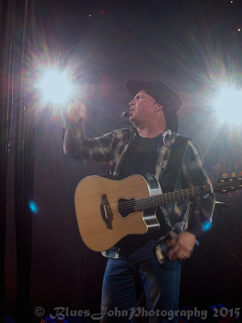 Garth Brooks, Moda Center, photo by John Alcala