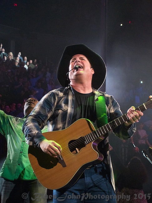 Garth Brooks, Moda Center, photo by John Alcala