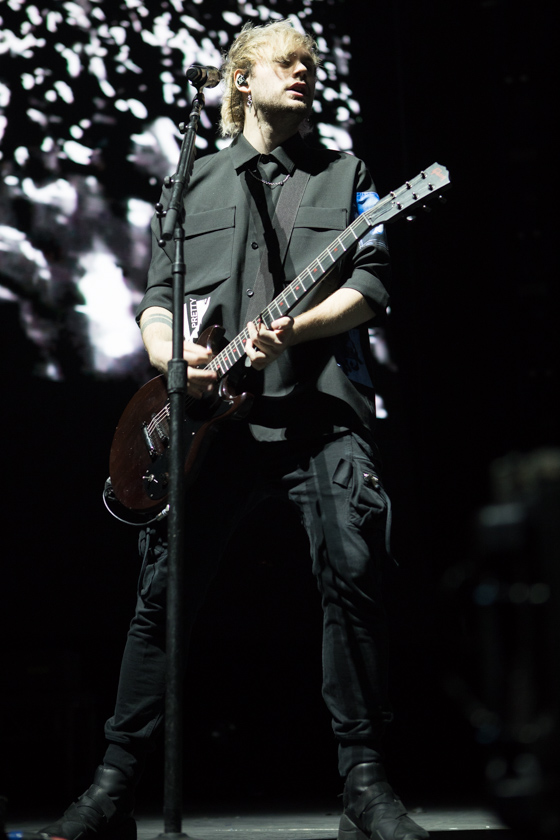 5 Seconds of Summer, Moda Center, Rose Quarter, photo by Terry White