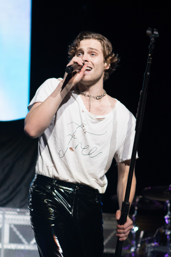 5 Seconds of Summer, Moda Center, Rose Quarter, photo by Terry White