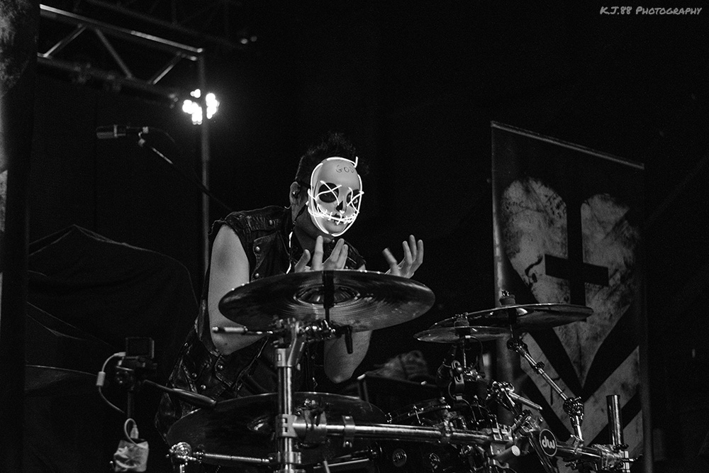 Davey Suicide, Hawthorne Theatre, photo by Kevin Pettigrew