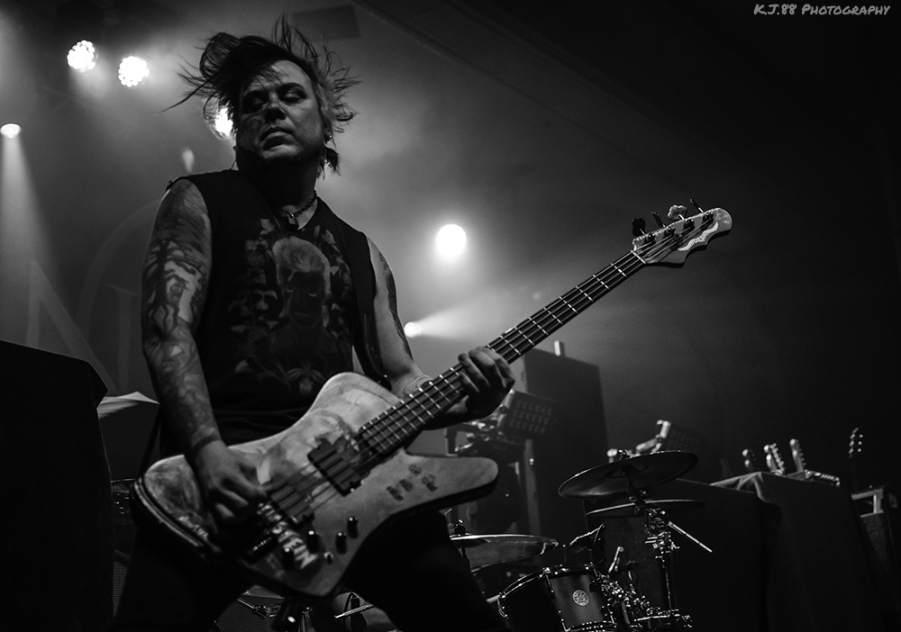 Eve to Adam, Crystal Ballroom, photo by Kevin Pettigrew