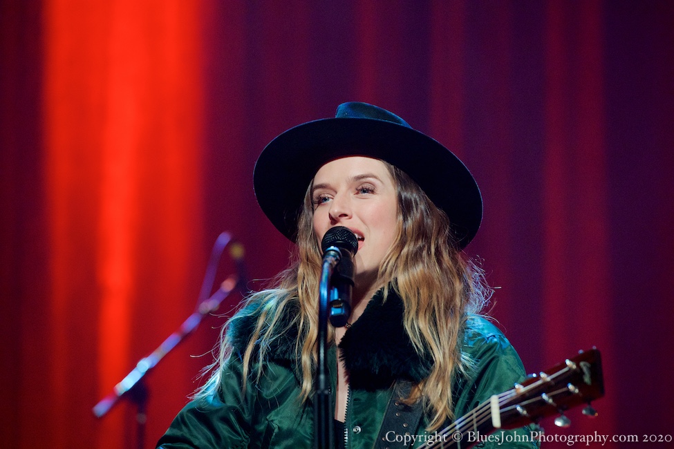 ZZ Ward, Revolution Hall, photo by John Alcala