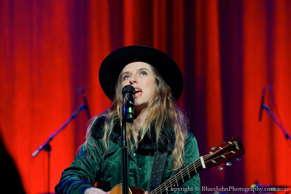 ZZ Ward, Revolution Hall, photo by John Alcala