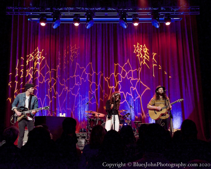 Fox and Bones, Revolution Hall, photo by John Alcala