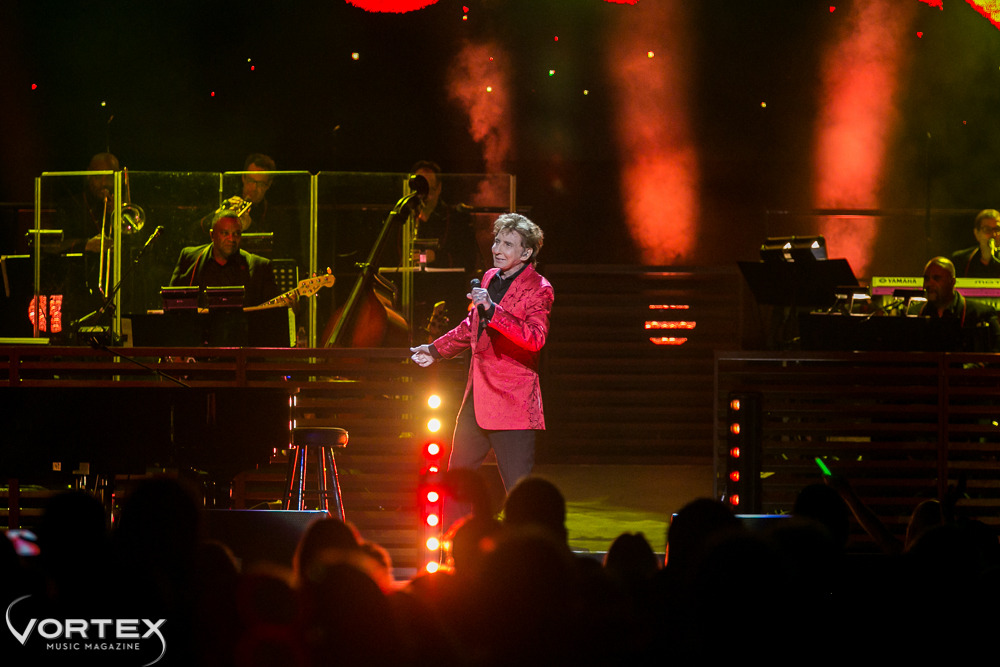 Barry Manilow, Moda Center, photo by Paul Garcia