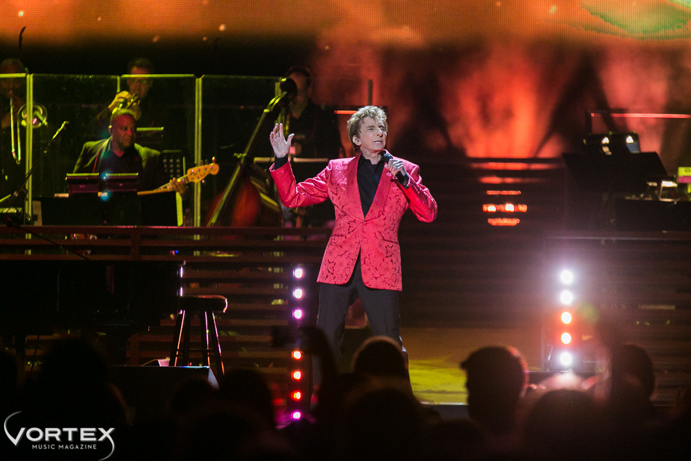 Barry Manilow, Moda Center, photo by Paul Garcia