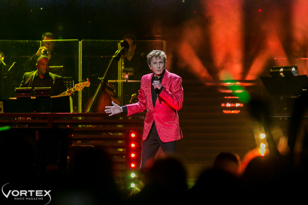 Barry Manilow, Moda Center, photo by Paul Garcia