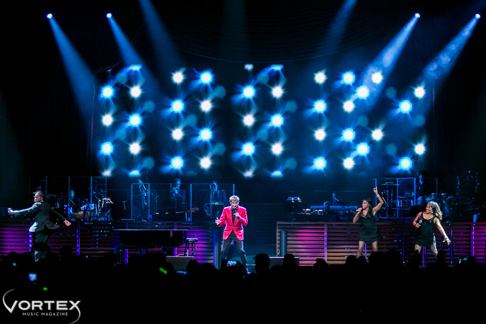 Barry Manilow, Moda Center, photo by Paul Garcia