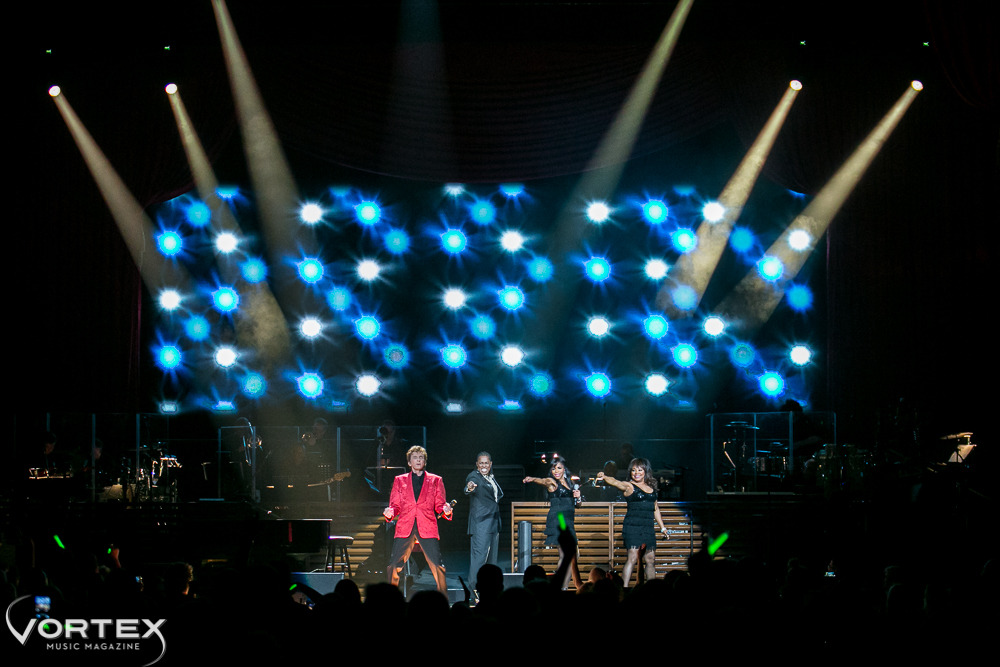 Barry Manilow, Moda Center, photo by Paul Garcia
